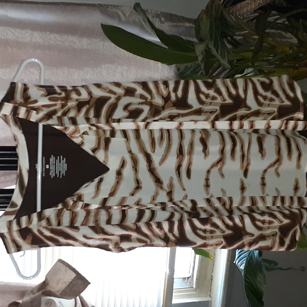 New York and company brown and white tank top size medium